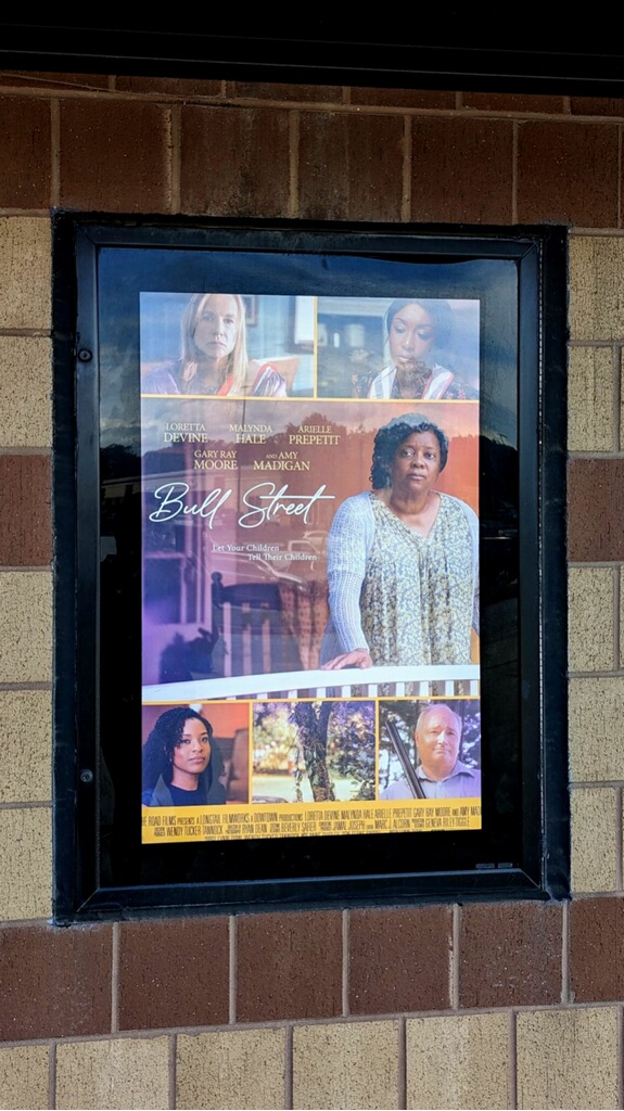 garymooreactor's tweet photo. Joining an almost sold out crowd tonight at the AMC Veterans 24 in Tampa, FL for my new film, Bull Street! @AMCTheatres https://t.co/zJFjwCaFMo