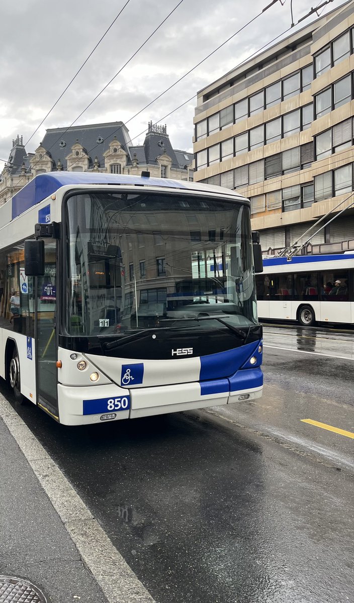 WaterlooSunset's tweet photo. Time to take a Down Town Bus to my #FridayNight Dinner venue #LiveLikeALocal @LausanneCO @MySwitzerland_e #TeamBWDadOnASwissRoll🇨🇭 https://t.co/DUslUeXzvT