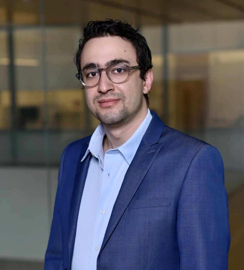 CAAI_Booth's tweet photo. Introducing David Almog (@davidalmog25), a 4th-year PhD student in the MECS program at Kellogg, originally from Mexico City. His research focuses on behavioral and experimental economics, with a special interest in AI-human interactions. Welcome aboard! #MLESI24 https://t.co/DEosvyVRCY