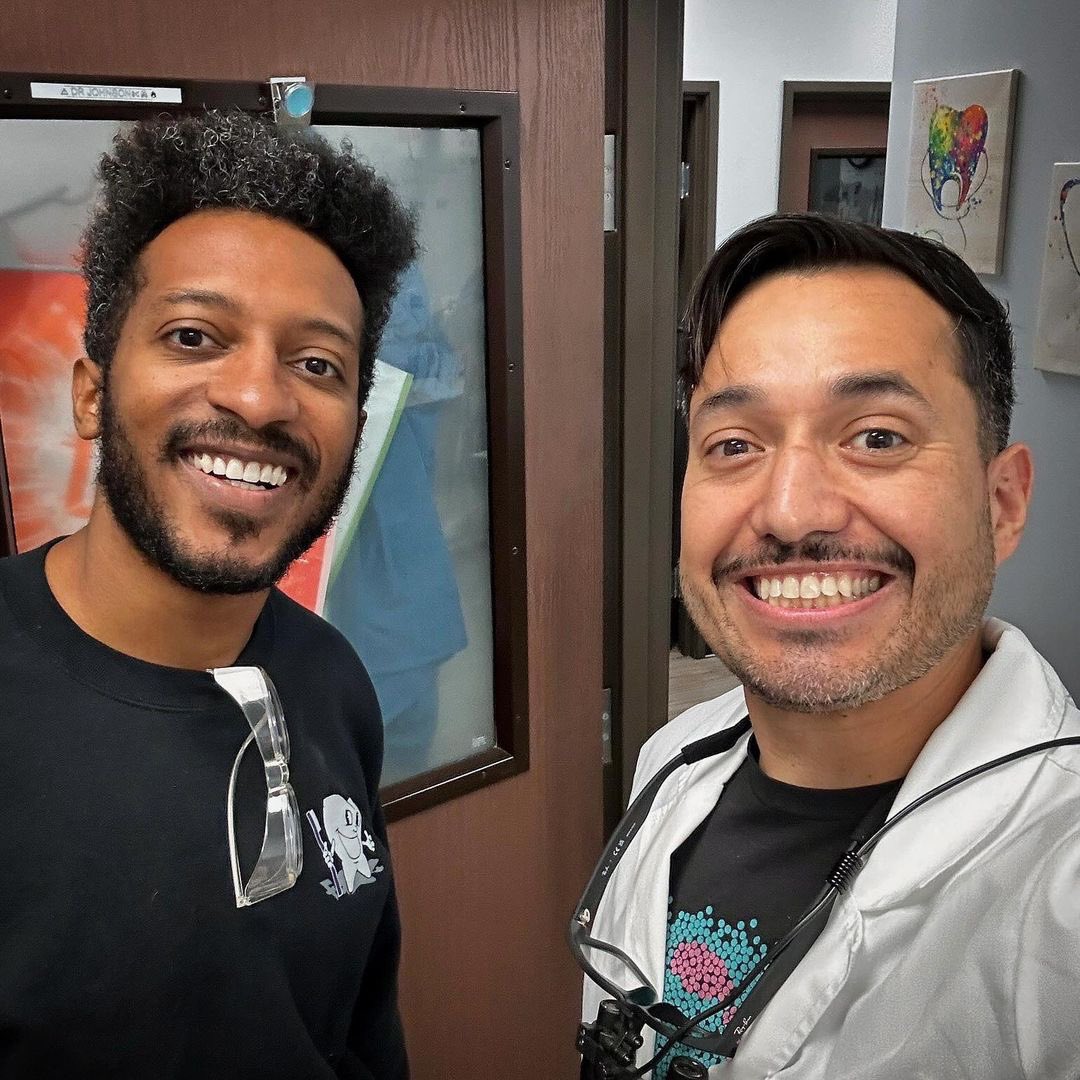ComfortDentall's tweet photo. Greetings from Dr. Dwight Johnson and Dr. Joseph Pitluck Aguirre at Comfort Dental Grandview (Missouri). 💜 https://t.co/447YzziR09 https://t.co/5Zkl8slvMU