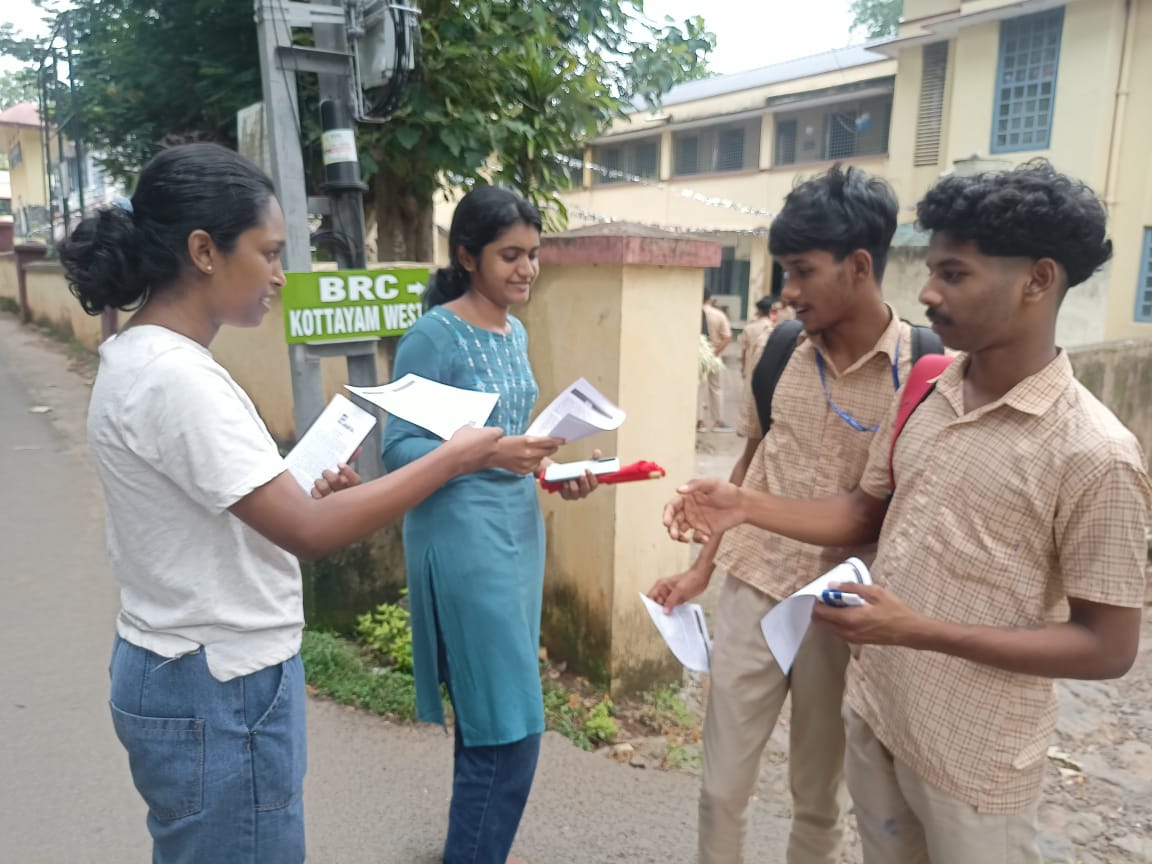 കോട്ടയം ജില്ലയിൽ നടന്ന മെമ്പർഷിപ്പ് വിതരണം

#AIDSO
#aidsokerala