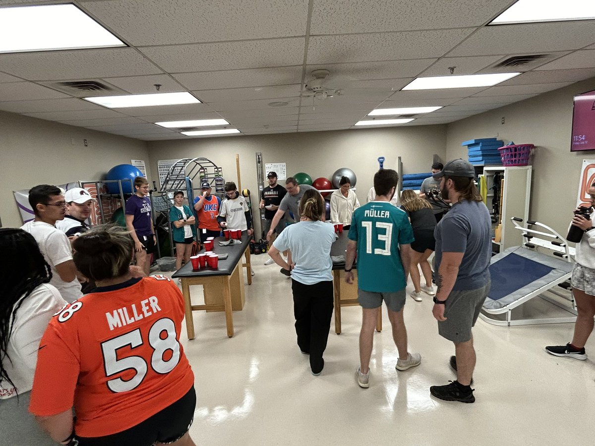 First Open Lab for these MAT1’s in the books! 
Jersey day with some “knowledge pong” to start your weekend off right! 

#athletictraining #knowledge #gosports #okstatemat
