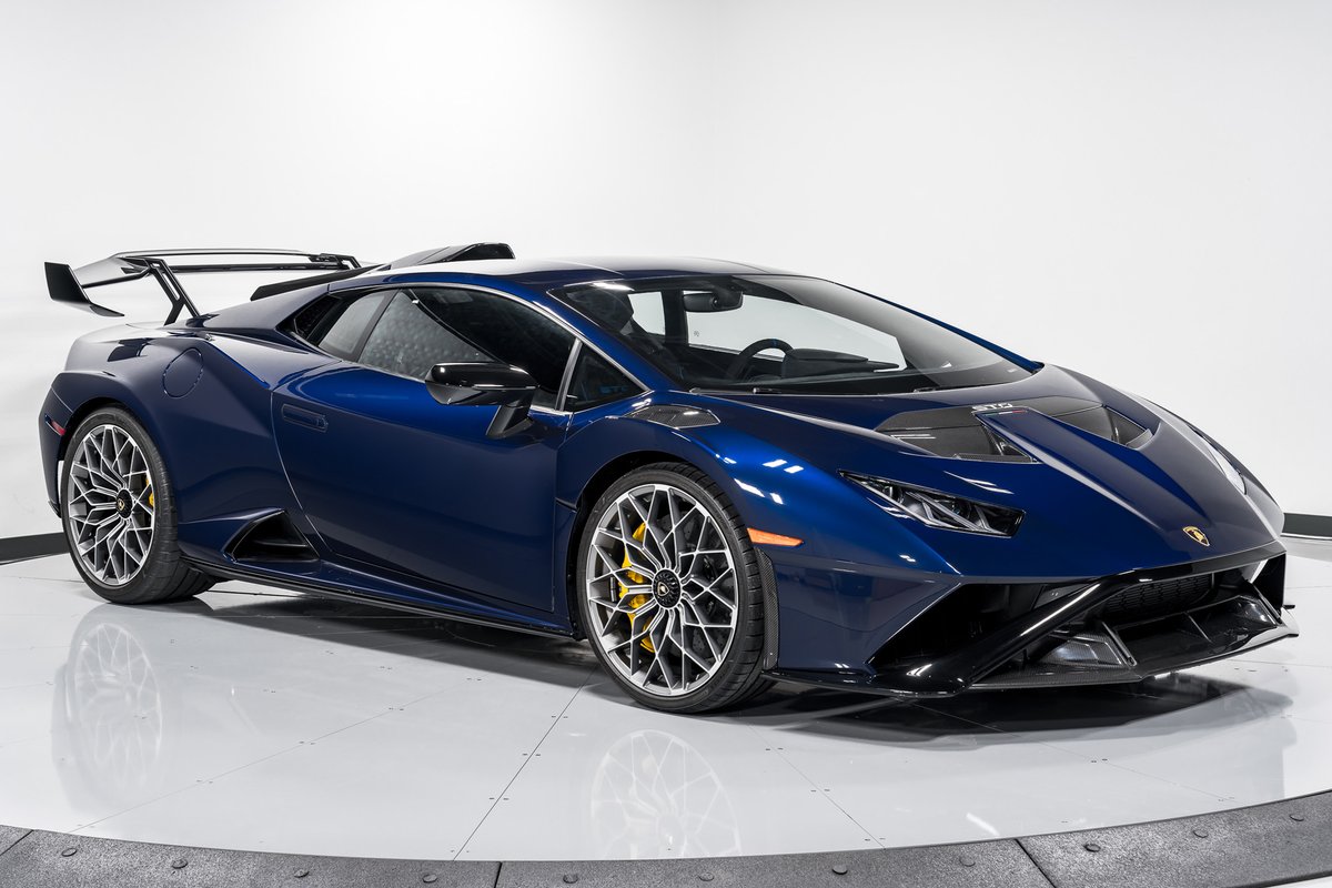 Lamborghini Dallas tweet media