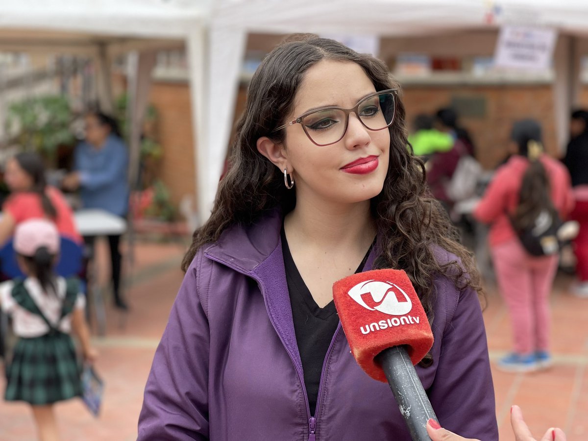 camileonok's tweet photo. Quiero agradecer a nuestros amigos de los medios de comunicación que nos apoyan en estas jornadas, para informar a nuestros beneficiarios de los bonos y pensiones, acerca de los beneficios de unirse a #PagoEnCuenta. #ElNuevoEcuadorResuelve @UNSIONTV @tctelevision @elmercurioec @Academiatvec @tomebamba