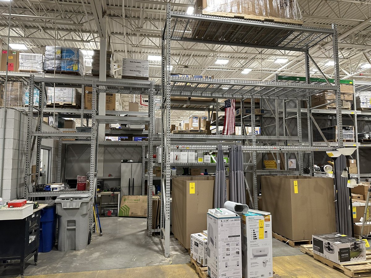 GrBayPackerfan's tweet photo. Day 2 of demolition at 2995! 
#backendrefresh
@Suzie02409046 
@DCT0813MD 
@KeithRedmiles @DanJRomanowski @Matthew01476387 @CardJerrid https://t.co/EMk3ENkS14