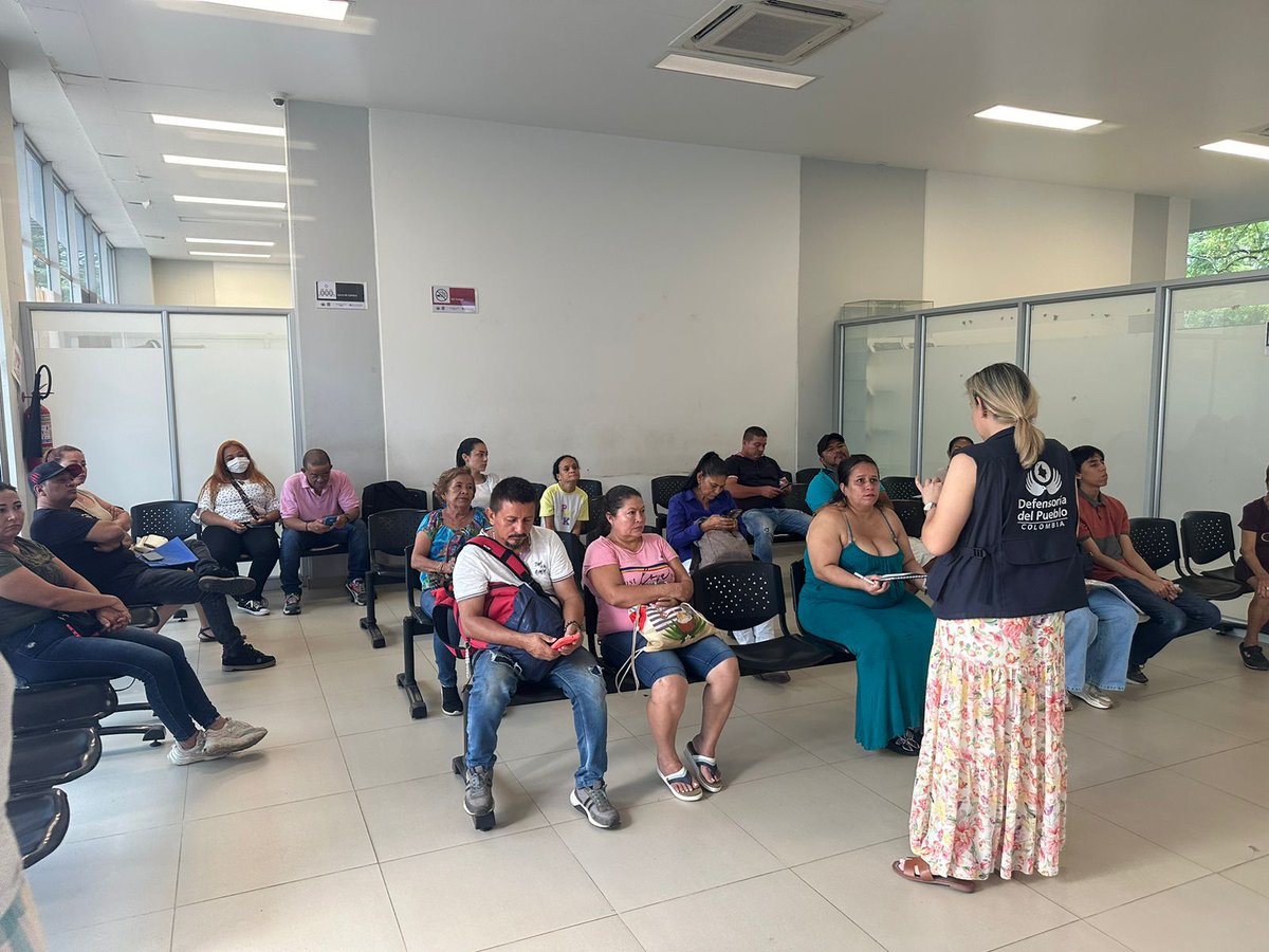 DefensoriaCol's tweet photo. La #DelegadaMujerYGénero de la Regional #Meta realizó una capacitación y sensibilización a 27 personas víctimas del conflicto armado. Hablaron sobre los derechos de la mujer, Ley 1257 del 2008, la ruta de atención y la divulgación de la #AppContigo. https://t.co/zaH5F5ZY1C
