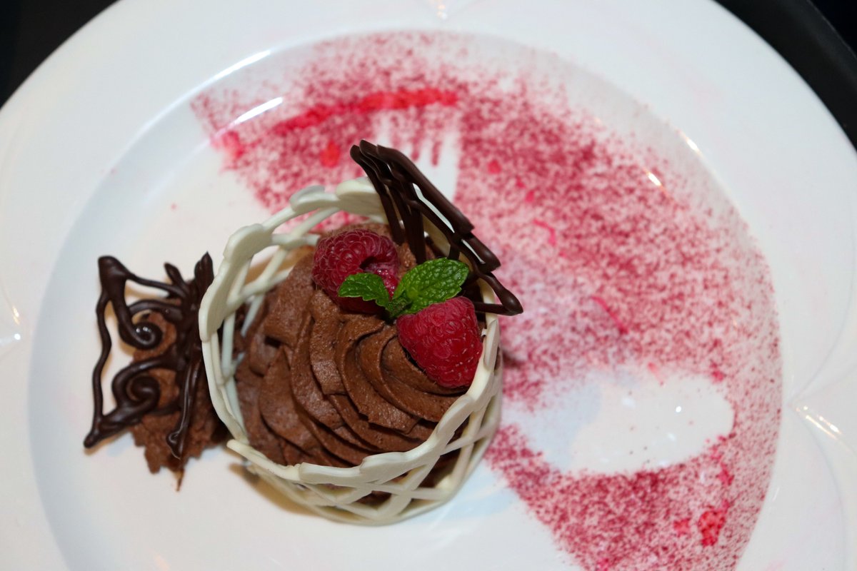 PAProStart's tweet photo. Happy #NationalBerryMonth! π«π Check out these berry-delicious desserts served up at past @PAProStart Invitationals. What's your favorite #berry to snack on during the summer months? #FoodFriday #MadeInProStart #PAProStart https://t.co/t87Vgwdfbw