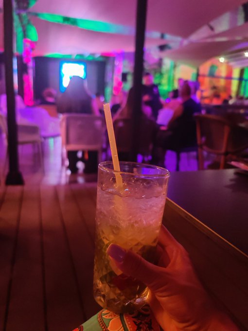 Night relax! Who's gonna pay my drinks? https://t.co/gbYgfUWcY1<a href="/tag/realloyalfans"class="tags"><span>#realloyalfans</span></a>