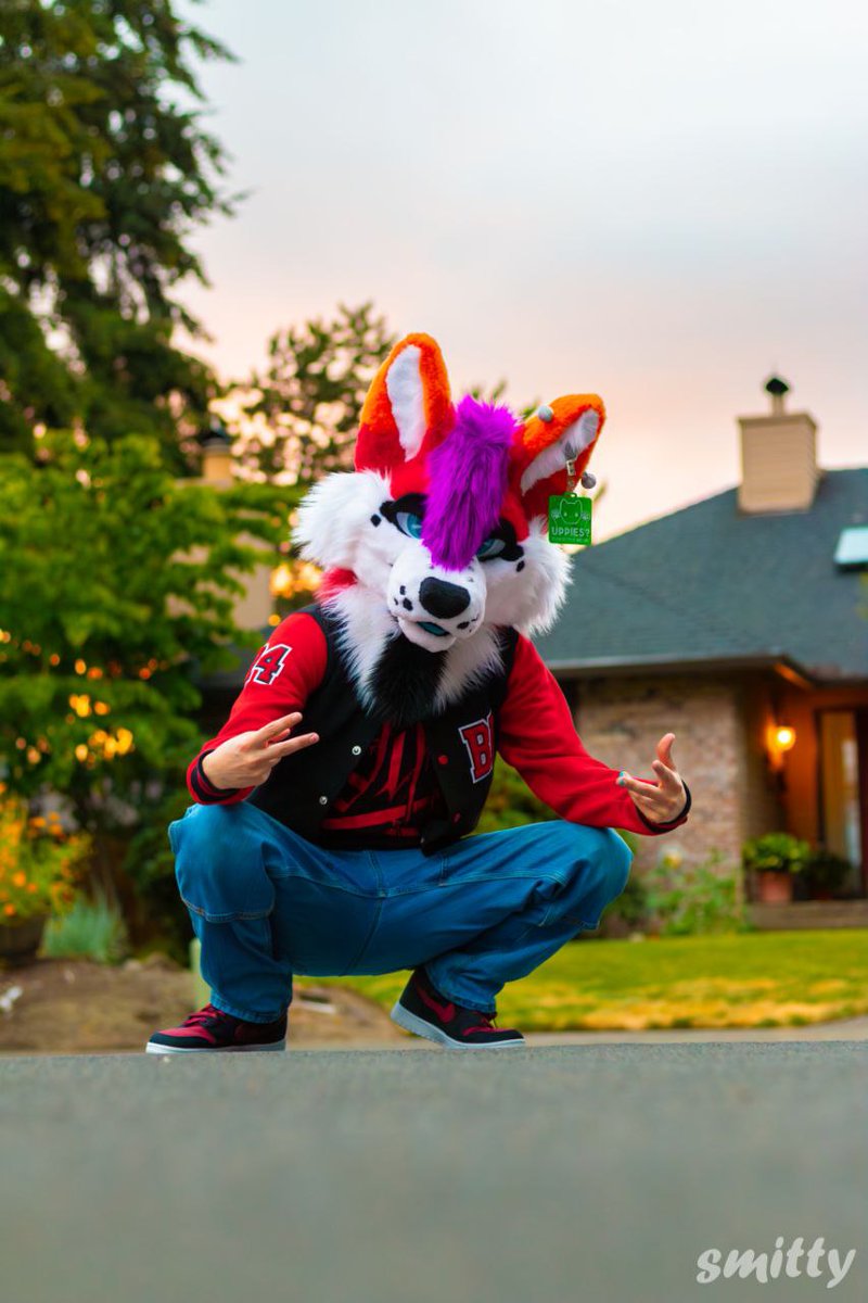 Happy fursuit Friday everyone!

Hopefully the weekend is enjoyable for you!

Pic is done by my friend <a href="/SmittyFurry/">Smitty</a>