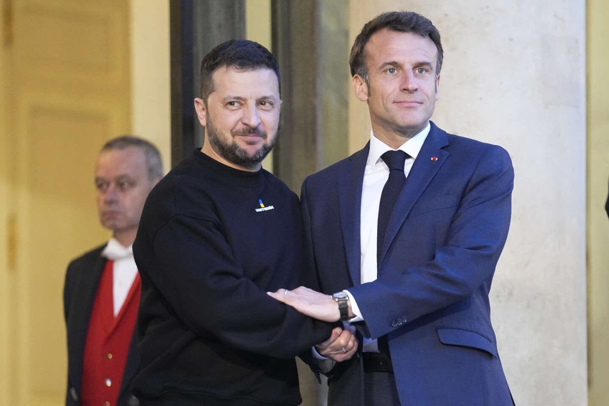 Pediavenir's tweet photo. 🇷🇺🇫🇷 FLASH – Vladimir Poutine a rencontré Emmanuel Macron aujourd’hui à l’Élysée. (Biden) https://t.co/3Fga9d93lb