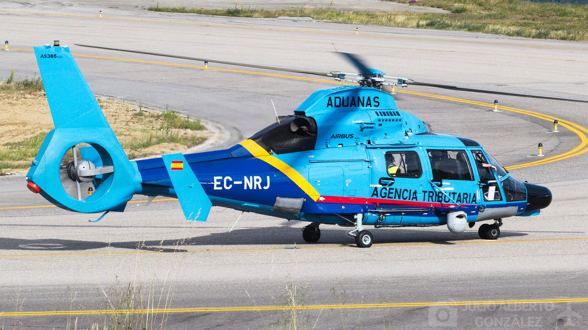 Juli0_Albert0's tweet photo. EC-NRJ | Airbus Helicopters AS365 N3+ Dauphin
#Vigo
#levx https://t.co/BFvmoqL0KH