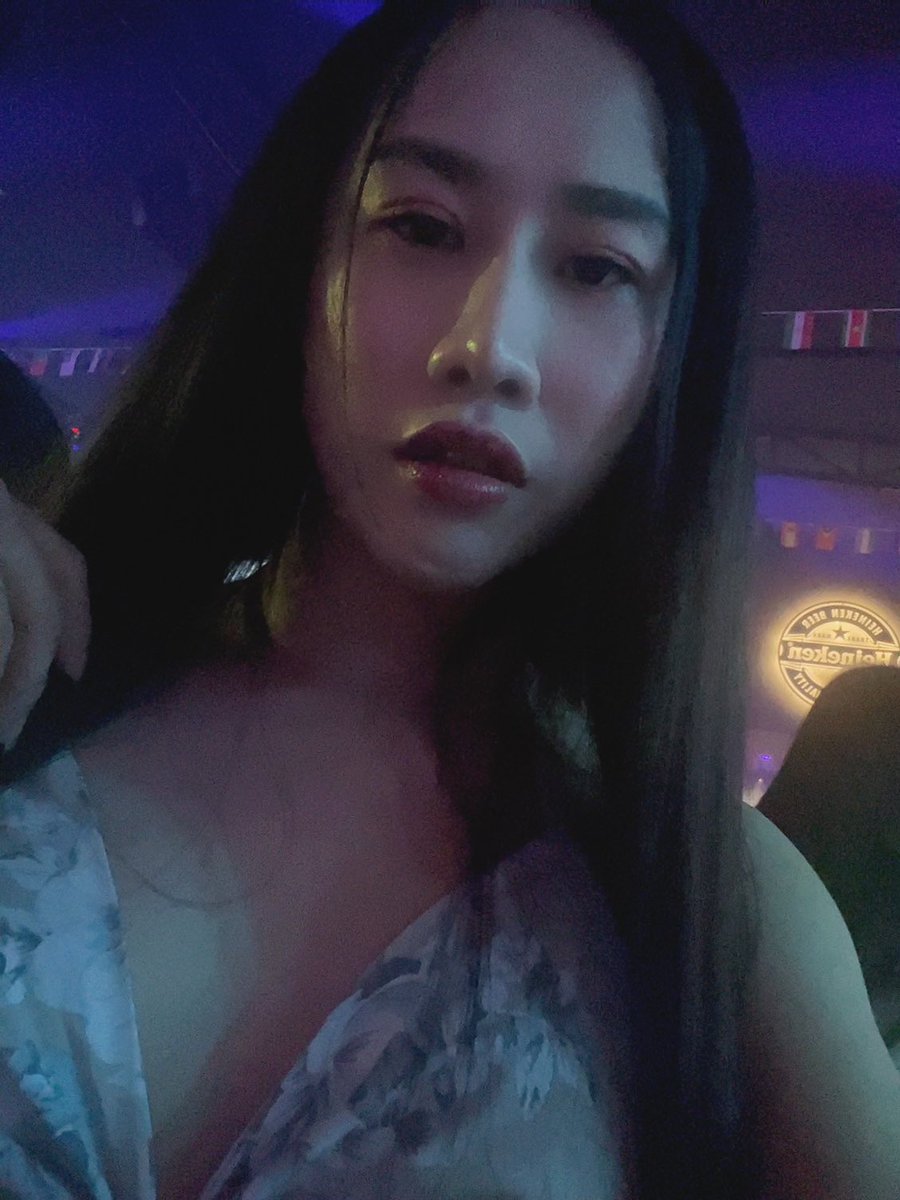 Kip ສາວສອງ ladyboy tweet media