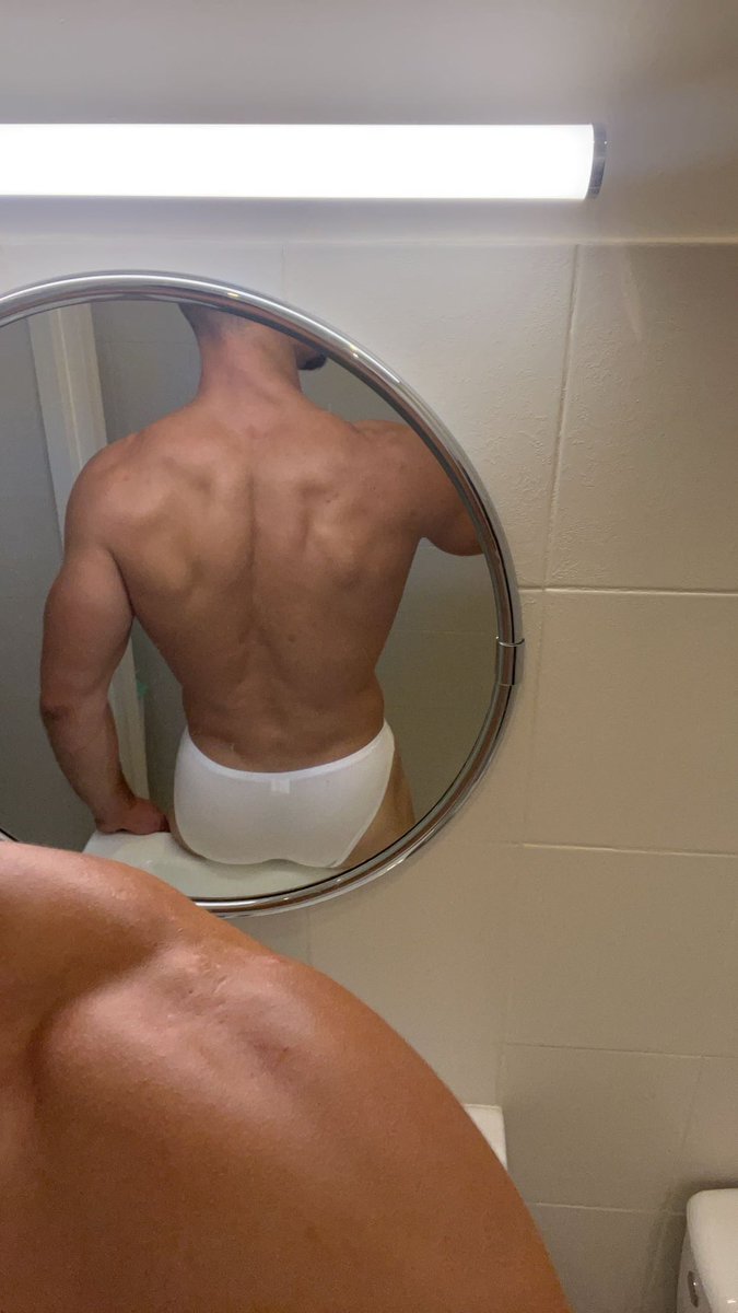 nathan_score1's tweet photo. Back day 🥵

On travaille le dos aujourd’hui 🥵 RETWEET si tu veux voir plus 💦 https://t.co/6R4oBNByCr