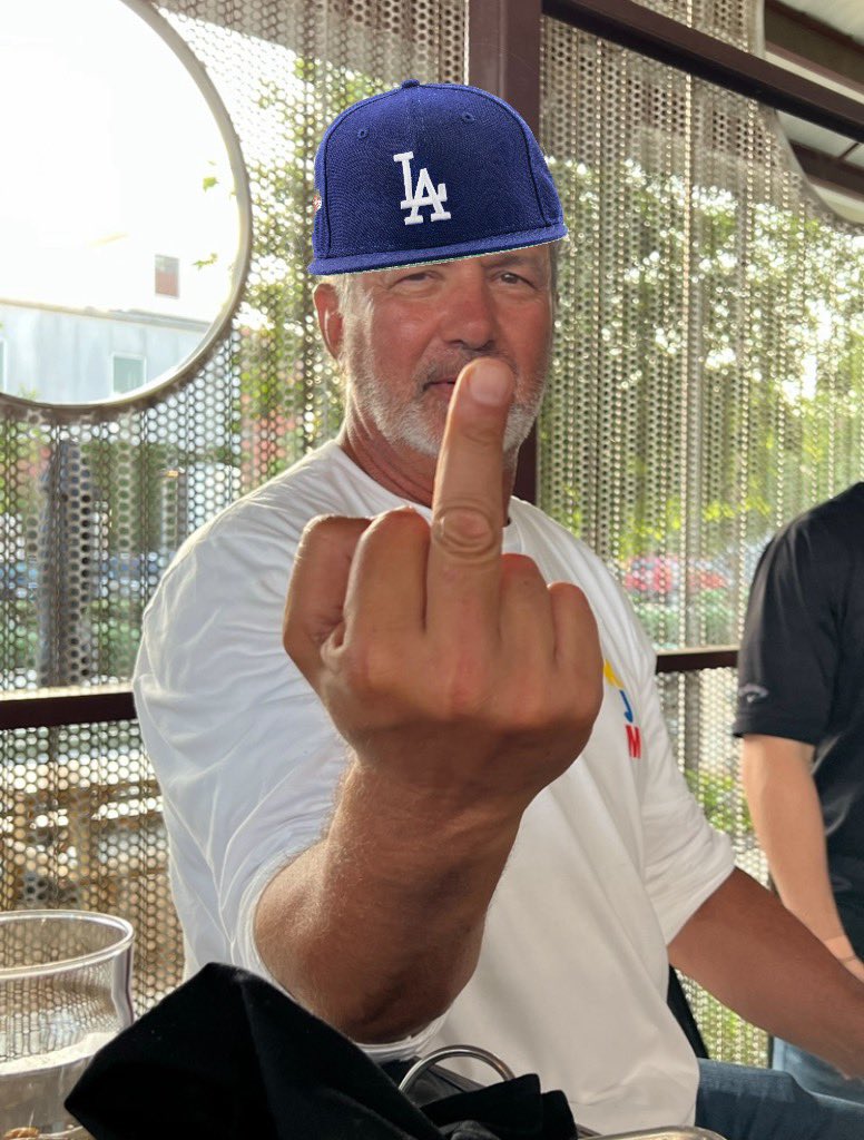 Dustin is SOURCES™️✭ tweet media