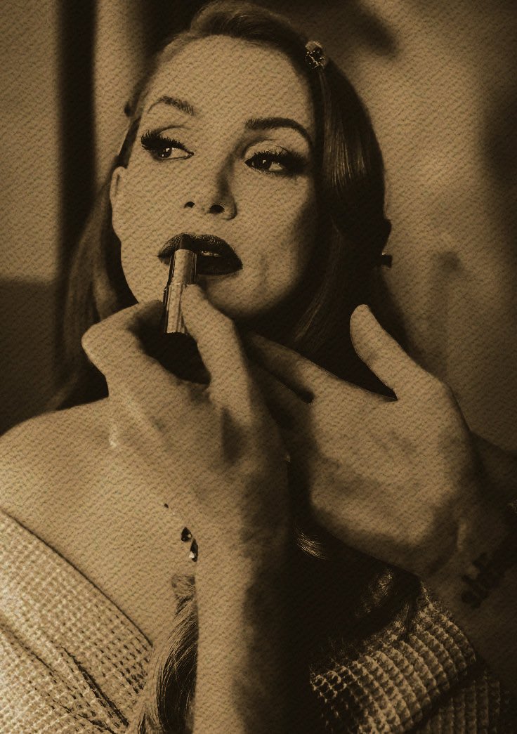 aquele que                 aquela que 
        obedece   //        manda