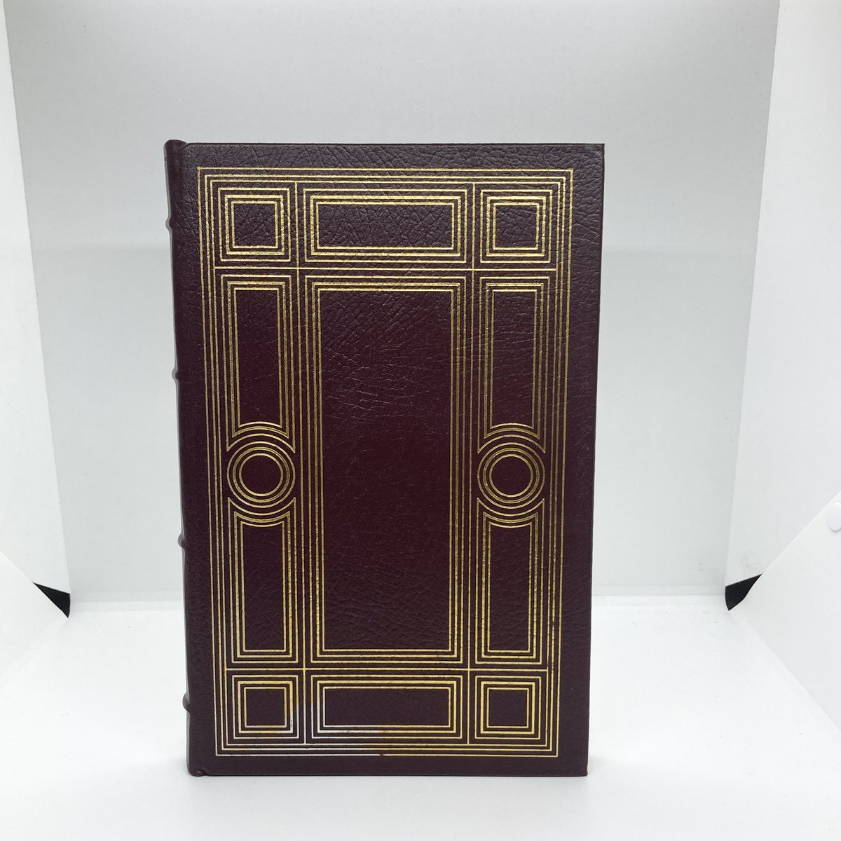 HudsonPulp's tweet image. Robert Louis Stevenson &quot;Strange Case of Dr. Jekyll and Mr. Hyde&quot; c.1980 Vintage leather hardcover Easton Press etsy.com/listing/175936…
 #SocietalCommentary #InfluentialBooks