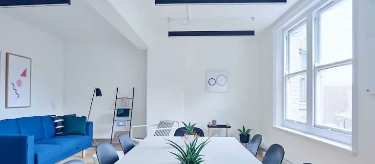 Tener grandes #ventanas en casa permite disfrutar del paisaje y de la luz. Si buscas darles un toque decorativo, no te pierdas estas ideas para #decorar #ventanas sin usar #cortinas.
👉 cutt.ly/NegM2xlR
#bricolaje #mujermanitas #territoriopractico #bricolajecasero