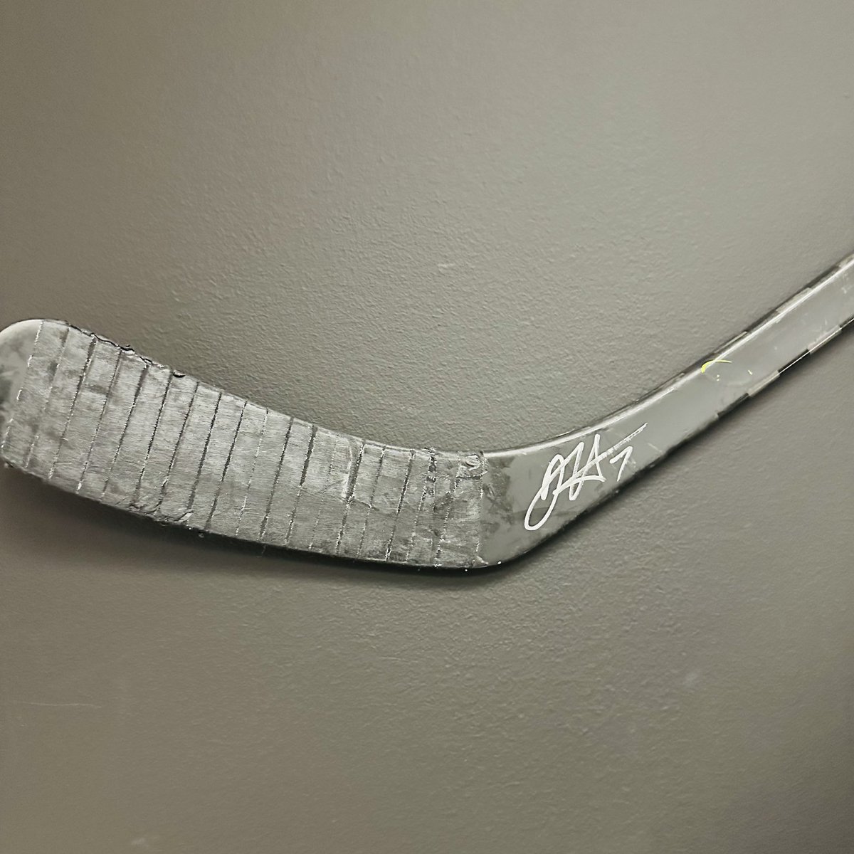 Alessandra Lucia ✨🐆 (@luciaalessandra) on Twitter photo Anybody want this SIGNED Dougie Hamilton stick? Follow these three easy steps for your chance to win:
1Repost
2Follow me
3Follow <a href="/geargeekhockey/">GearGeek.com🏒🤓</a>
That’s all! We’ll pick a winner on Sunday… Good Luck 🙌🏻 Anybody want this SIGNED Dougie Hamilton stick? Follow these three easy steps for your chance to win:
1Repost
2Follow me
3Follow <a href="/geargeekhockey/">GearGeek.com🏒🤓</a>
That’s all! We’ll pick a winner on Sunday… Good Luck 🙌🏻