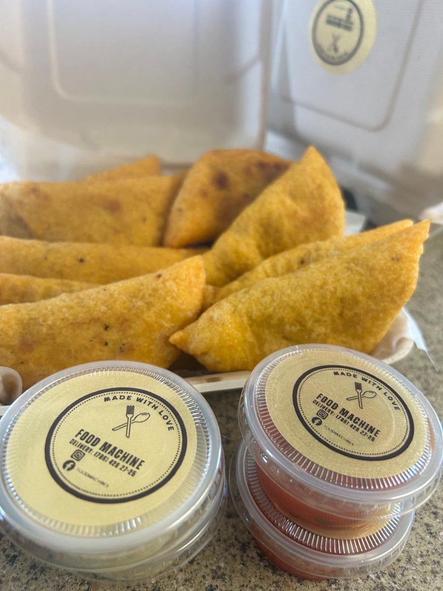 STLCitySantos's tweet image. Want to grab a bite before the game? Stop by Fiesta Fútbol at The Pepper Lounge (2005 Locust Street) from 4 pm to 6:30 pm and indulge in some Colombian street food delicacies (scroll for pics).

#AmorEternoSTL #JuntosPorCITY #Scran #Colombia #AllForCITY