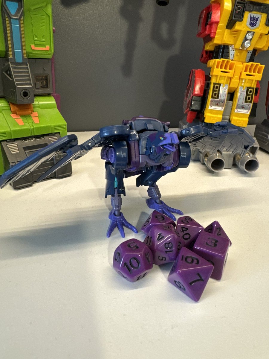 NIrvingPhillips's tweet image. Not gonna lie - I think #filch is one of my favourite #transformers to come out of legacy line. 
Got a thing for #decepticon birds anyway 😊🦅
Plus D&amp;amp;D dice make the perfect ‘Shinies’ to steal.