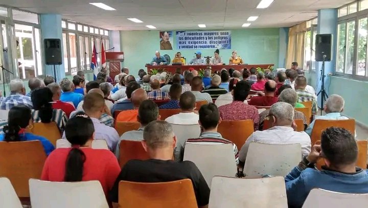 Con el Vicepresidente de la República de #Cuba Salvador Valdés Mesa chequeamos el Programa Arrocero en #ProvinciaGranma

Este programa se desarrolla en 11 de los 13 municipios de la Provincia.
#PorGranmaLoMejor 
#CubaEnModoVictoria