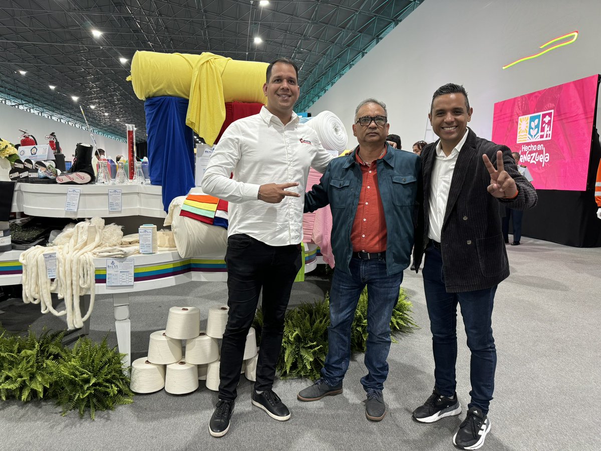 infanteibrahim's tweet photo. ¡Extraordinaria jornada del Consejo Nacional de Economía Productiva! Sin duda, debemos enrumbarnos con determinación hacia la sustitución de importaciones. ¡Independencia o Nada! https://t.co/lk0SBqwb7l