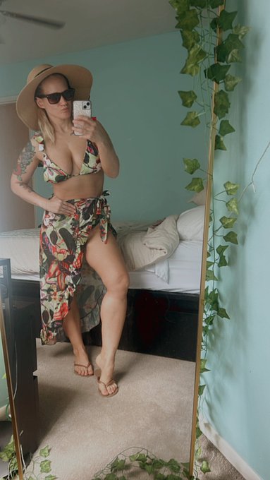 So good I had to post it on the feed too. https://t.co/OE6Kz68QjO<a href="/tag/heartbreakcore"class="tags"><span>#heartbreakcore</span></a>