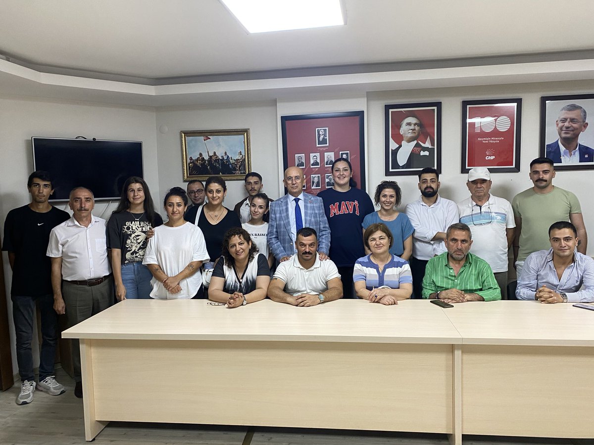 Geçim yoksa seçim vardır.
<a href="/TolgaTurgut_06/">Tolga Turgut</a> <a href="/DrErkol/">Dr. Ümit Erkol</a>