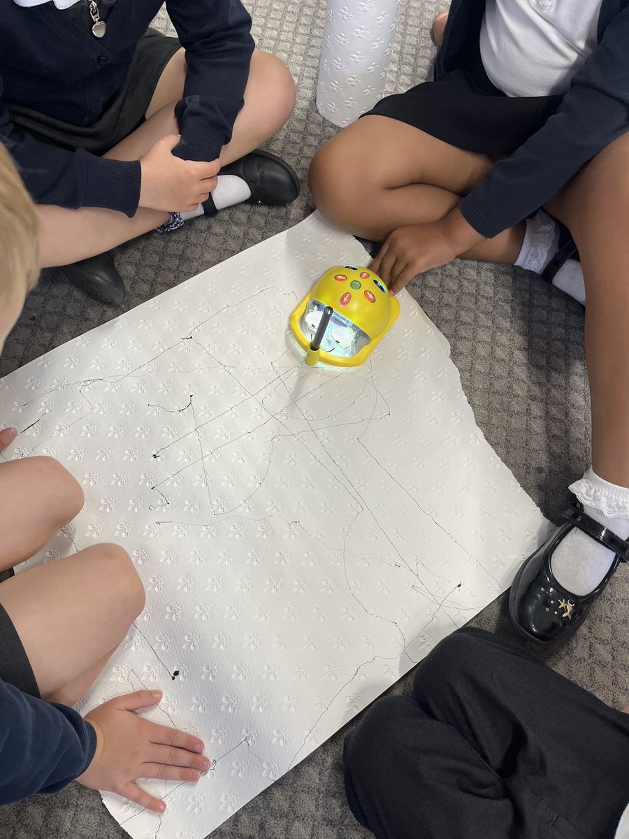 LakesideYork's tweet image. Today the Leopards used the Bluebots to create artistic masterpieces, simply by inputting an algorithm! We used logical reasoning to help us to work out the algorithm that was needed to make our bluebots move and draw in a particular way. #LakeComputing
