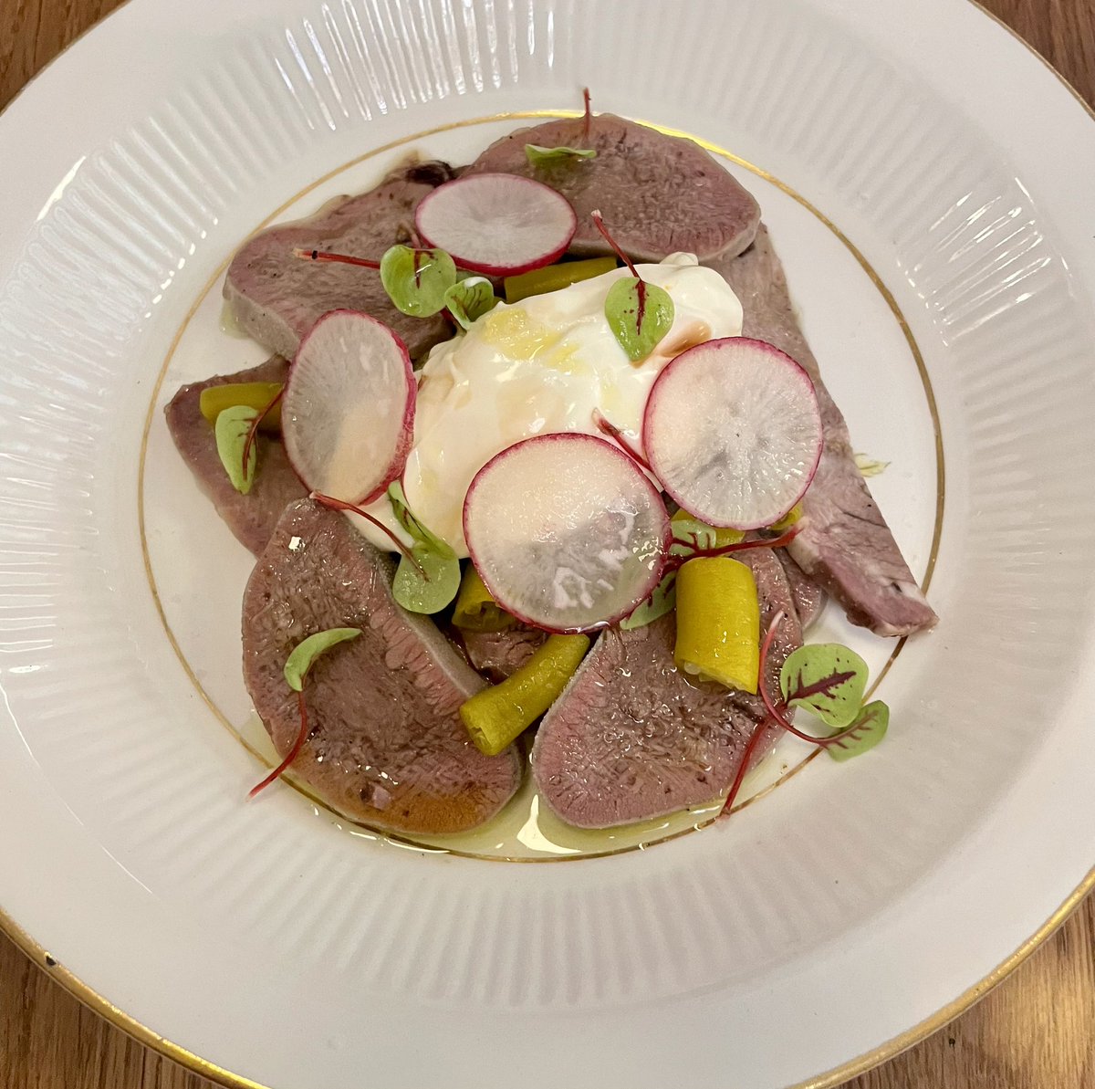 peppalau's tweet image. Saborosa i lleugera cuina d’inspiració grega al #Margarit (Poble Sec) amb Stefanos Balis i Jordi Fenoll. Verat i pebrot escalivat. Sorell i fonoll. Suquet de gambes. Refinada crema de safrà. Servei proper i hospitalari.