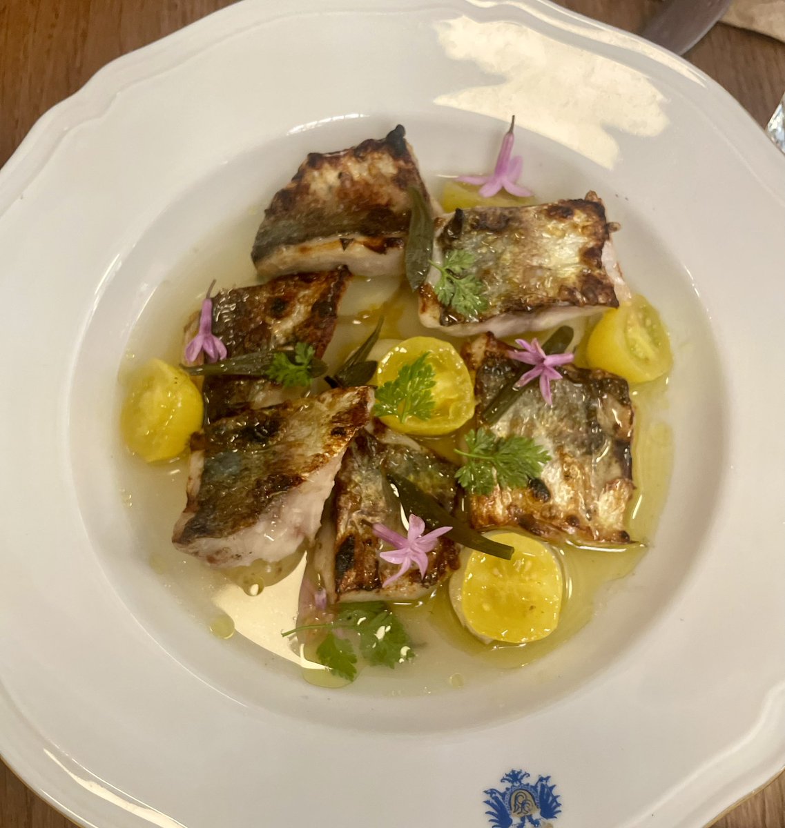 peppalau's tweet image. Saborosa i lleugera cuina d’inspiració grega al #Margarit (Poble Sec) amb Stefanos Balis i Jordi Fenoll. Verat i pebrot escalivat. Sorell i fonoll. Suquet de gambes. Refinada crema de safrà. Servei proper i hospitalari.