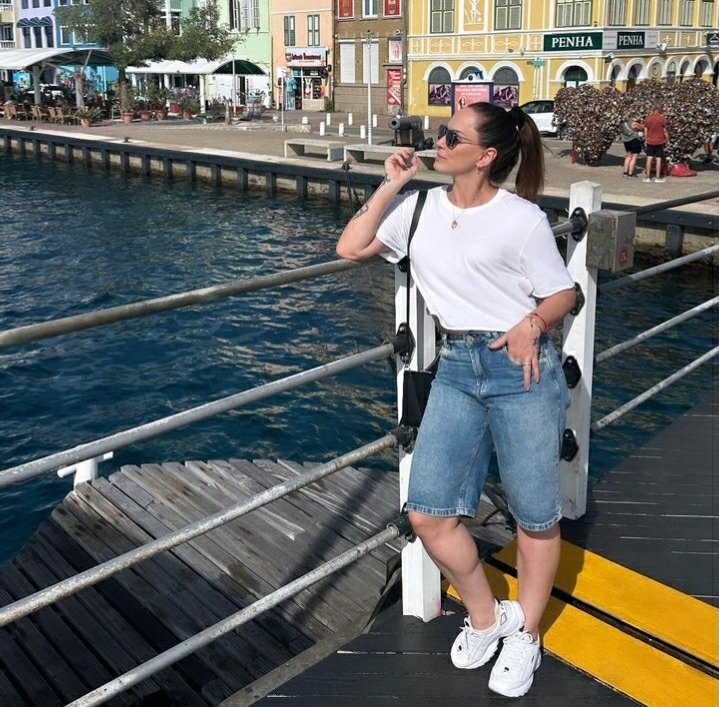 NubiaOliiver's tweet photo. Corações trancados hoje sempre e para sempre #hsps #eueele @fjfsrsilva #shrekeburroparasempre 
#ferias 
#curacao 
#pundaloveheart 
#nubiaoliiver 
#nubiaoliiveroficial 
#oficialnubiaoliiver
#nubia #oliiver https://t.co/mBVOfmPiel