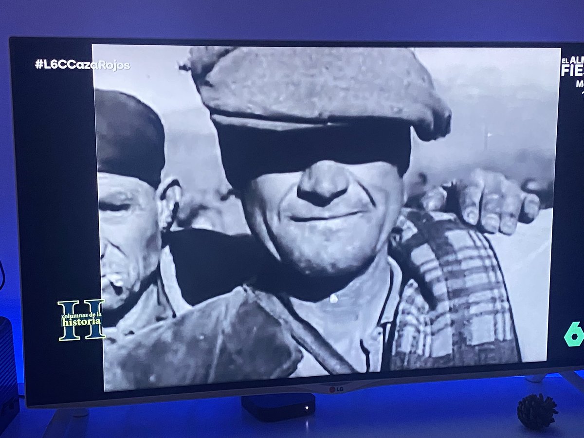 Me pregunto por qué este programa vivirá eternamente obsesionado por la Guerra Civil, la discordia y los fantasmas de las dos Españas. Sois monotemáticos, qué obsesión!
#L6CCazarojos <a href="/laSextaTV/">laSexta</a> <a href="/laSextaColumna/">laSexta Columna</a>