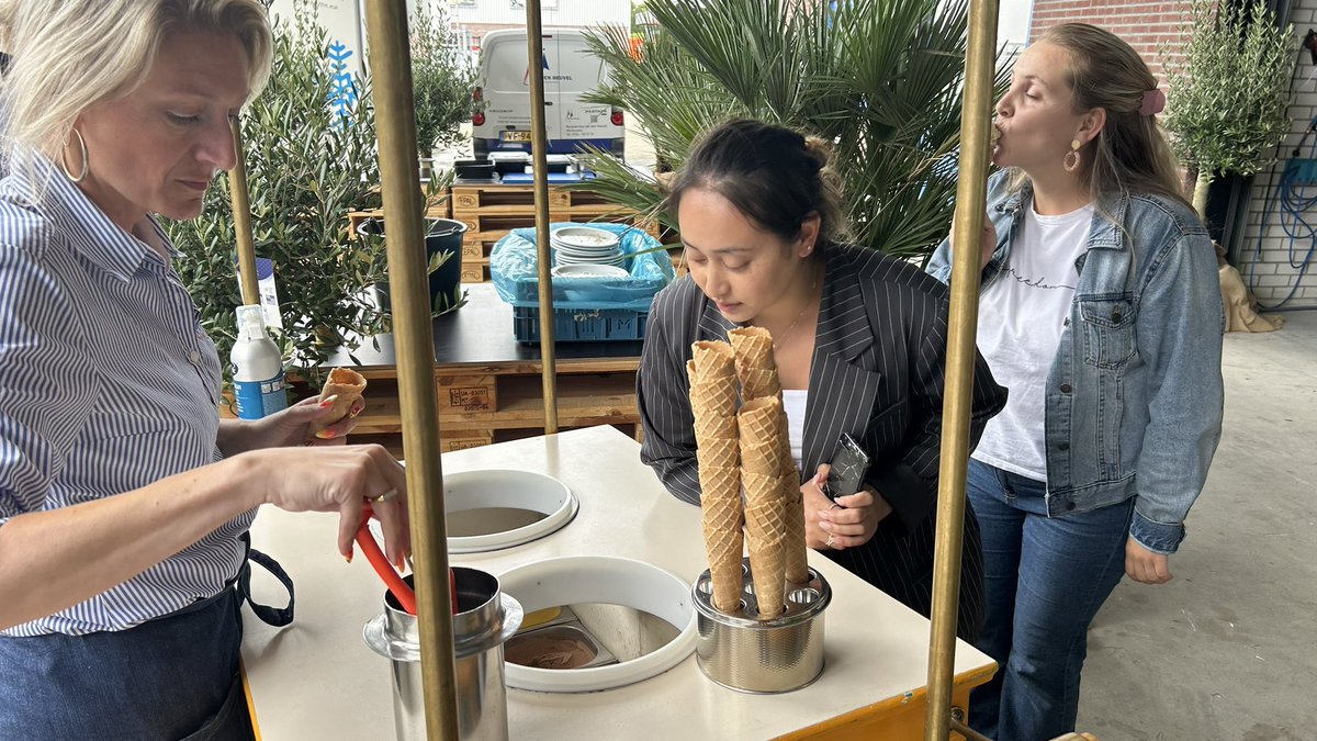 Zomervakantie BBQ van Rendon Arkel BV was weer prima, grote opkomst, gezellig, goed eten en heerlijk ijs. Alles prima geregeld door Partyservice van den Heuvel uit Werkendam. 🍦🍗🔥🍻🥂
#werkendam #rendon