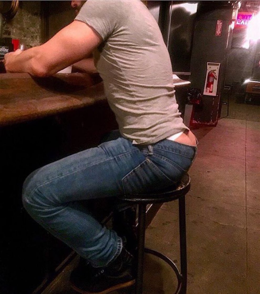 tsismosito's tweet photo. yes and sit there for hours like this https://t.co/K2rQl7b4fd