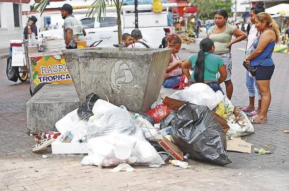 Tacobell_Loverx's tweet photo. El PRD trabaja así: 

Te dejo hacer lo que te dé la gana y estar aquí sin ningún costo 

Pero yo a cambio me deslindo de mi deber como autoridad de brindarte lo mínimo: Recolección de basura, mantenimiento de alcantarilla, seguridad, luz eléctrica 

Y el resultado se ve así 👇 https://t.co/Qt1o7FacmZ