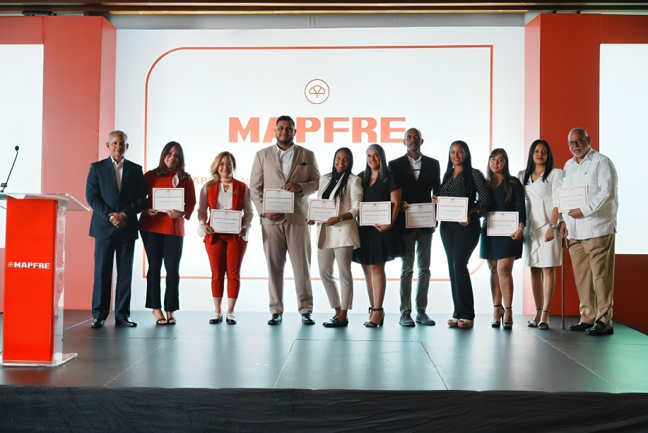 notamedicado's tweet photo. MAPFRE RD presenta conferencia «Líderes disruptivos en el mundo asegurador» para intermediarios
https://t.co/S3gvr9dM9N
#notamedica #nm #salud #noticiasdesalud #mapfrerd #conferencia #intermediarios
@MAPFRE https://t.co/paVbfuESrU