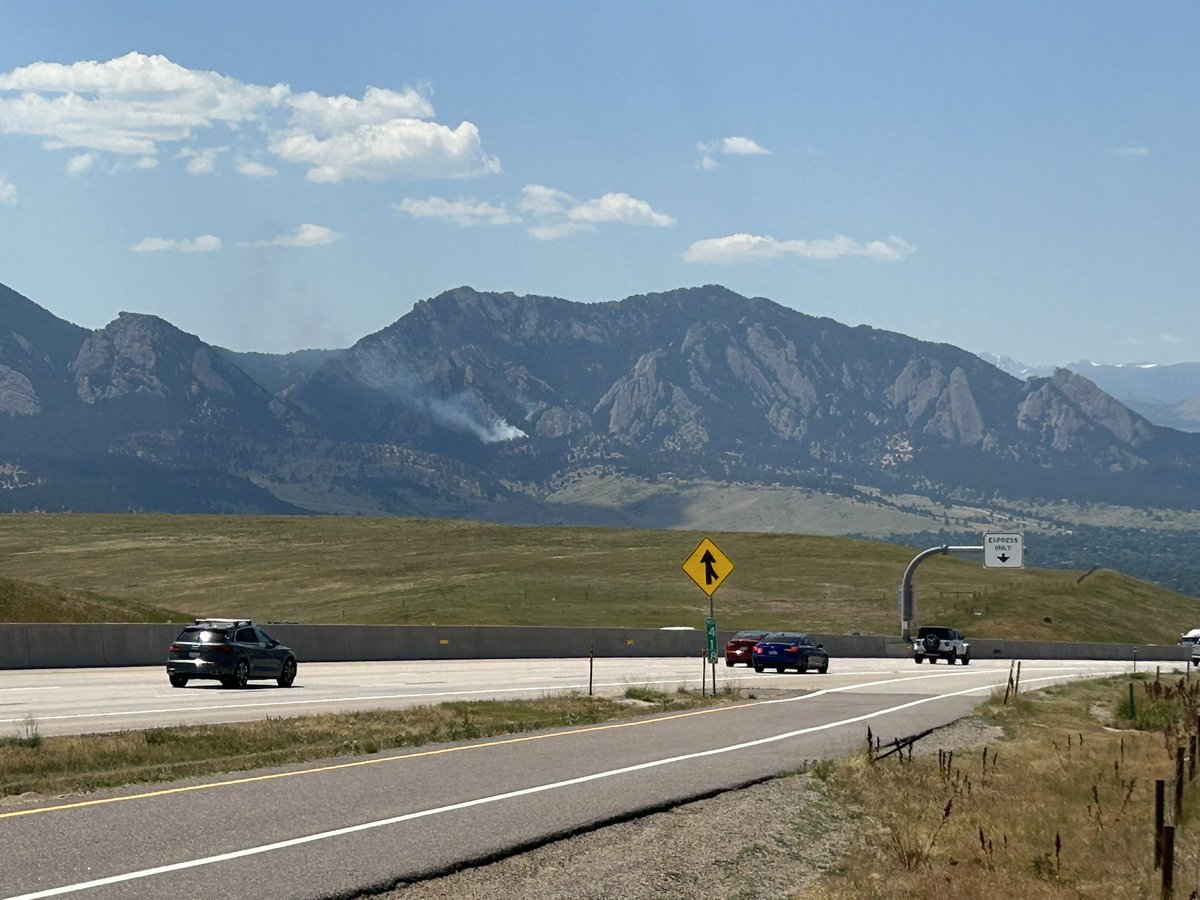 Dinosaur/Green Mountain Fire, from the US 36 &amp; Davidson Mesa overlook, 2:15pm.