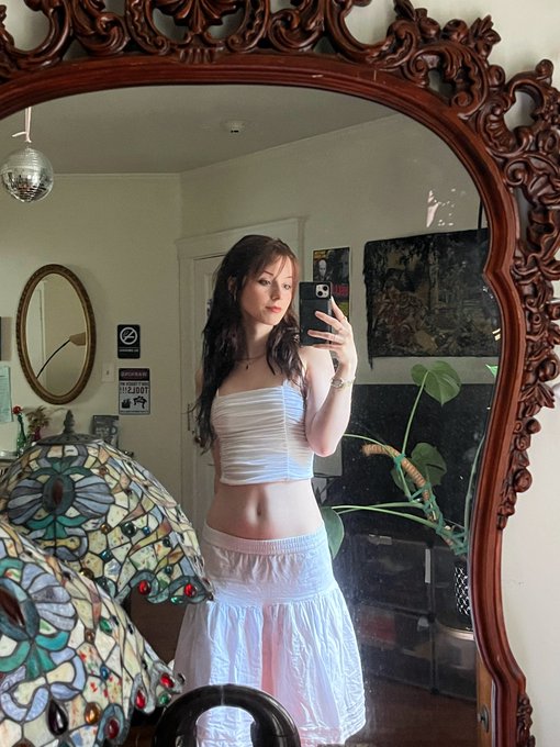 I need a wife https://t.co/AcPDYdT88y