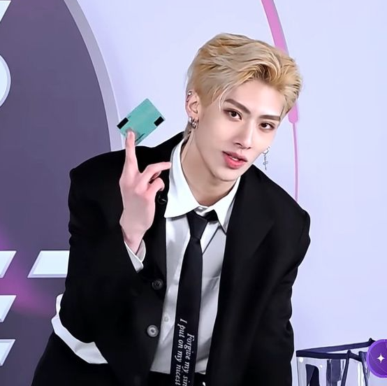 randon kpop survival show moments that went viral, a thread: