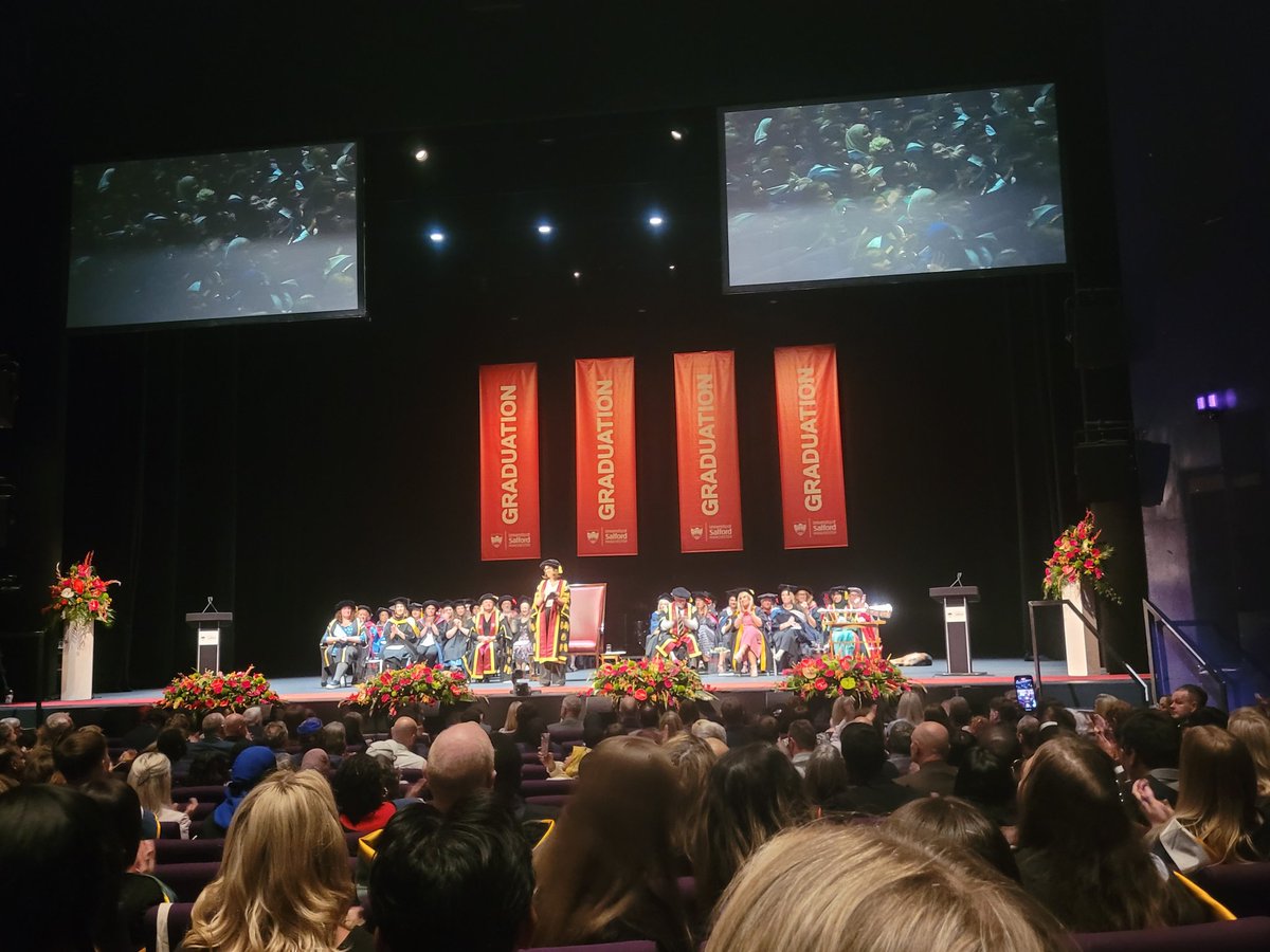 OneFluffyCat's tweet photo. BSc (hons) Diagnostic Radiography Graduation Day! 🎓 https://t.co/MLHGNSAuTT