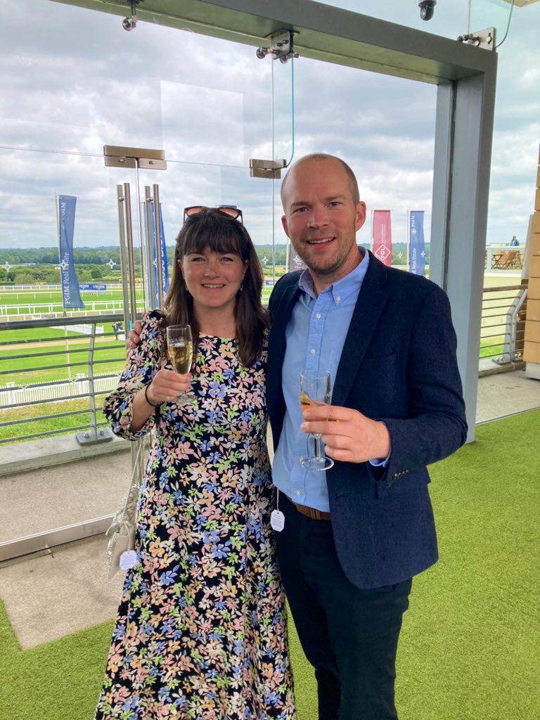 alicelamb84's tweet photo. A fabulous Friday @Ascot for @propertyraceday &amp; proud to represent @LandAid as principle charity partner. 

Joined this year by @NHyouthcentre who will be benefiting from the funds raised at the event - providing vital support for young people facing homelessness. 

🎩🥂🐎 https://t.co/DXeVzr9YKt