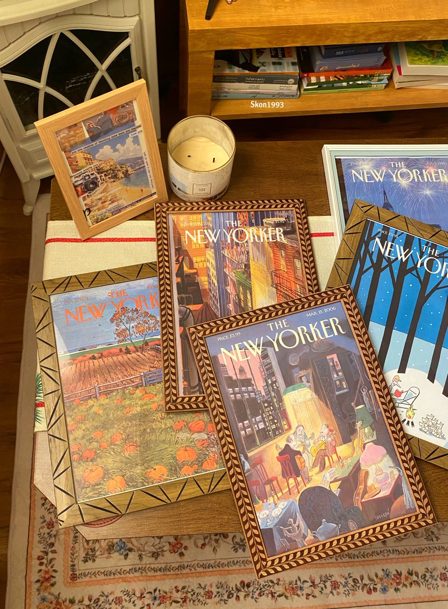 أنا أحسن وحده تجيب هدايا ، طبعت لكل وحده غلاف مجلة The New Yorker بسنة ميلادها وحطيتها بلوحة لهم 🤍