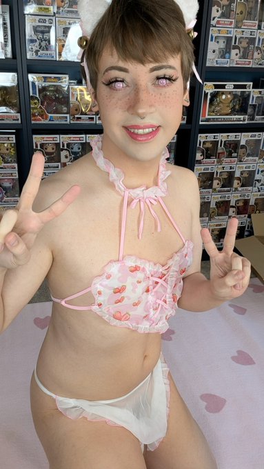 Kinda wish I could look like this everyday for someone special 🙈  #femboy #twink #crossdresser #sissy<a href="/tag/lgbt"class="tags"><span>#lgbt</span></a><a href="/tag/genderfluid"class="tags"><span>#genderfluid</span></a><a href="/tag/bisexual"class="tags"><span>#bisexual</span></a><a href="/tag/sissy"class="tags"><span>#sissy</span></a><a href="/tag/crossdresser"class="tags"><span>#crossdresser</span></a>