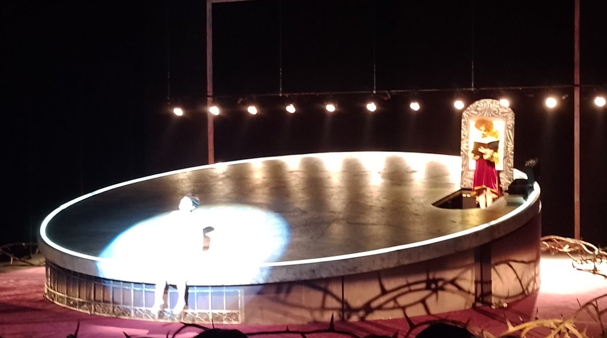 liliamendoza_'s tweet photo. NO SE PIERDAN POR NADA!! esta #JoyitaTeatral una versión #Espectacular de un Gran Clásico de #SorJuana "Los empeños de una casa" bajo la dirección de #AuroraCano con el elenco @CNTeatromx la alcanzan todavía hasta el 20 de julio en el #JulioCastillo del @CCB_INBAL CORRAAAN!! https://t.co/yaocuWRBGM