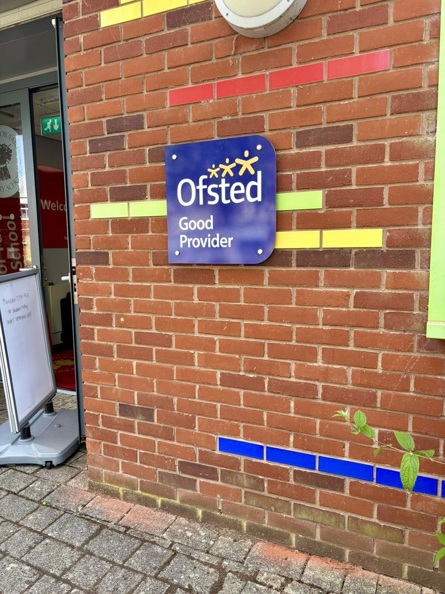schoolsignscouk's tweet photo. Some of the new signs ⁦@AldermoorFarm1⁩ ⁦@coventrycc⁩ earlier this month. This new signage celebrates the schools branding with a tasteful watermark and dovetails to the internal signage and wall art we supplied earlier this year. See more at https://t.co/rr98uYP3vU https://t.co/UXwd10xag0