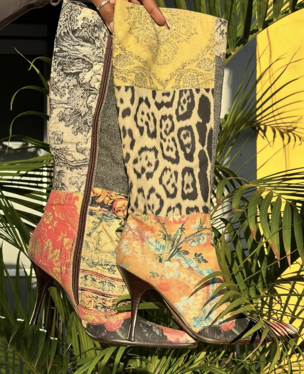 NIYMUSE's tweet photo. Mariah the Scientist in Roberto Cavalli
fw02 patchwork boots. She just gets me https://t.co/zx94E6Z0mw