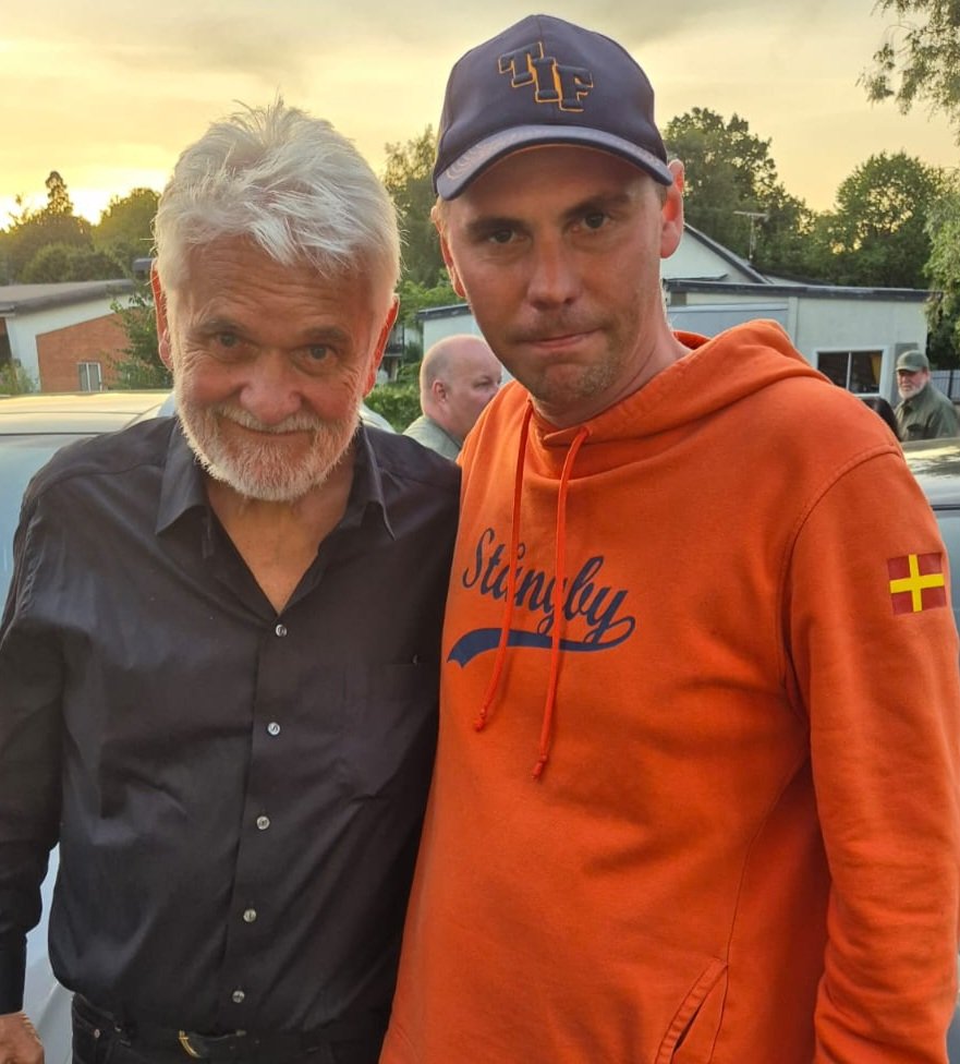 tiffare's tweet photo. Jag fick Tornkepsen signerad. Kvällen är fulländad! https://t.co/m3oayE1Aoz