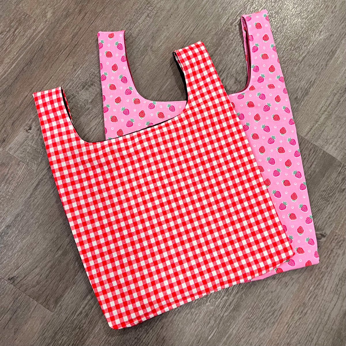daisyhavenco's tweet photo. just dropped these handmade reusable tote bags on my shop!! ⋆˚✿˖°

https://t.co/dy1IoZMKoi https://t.co/T6lIOTz3B2