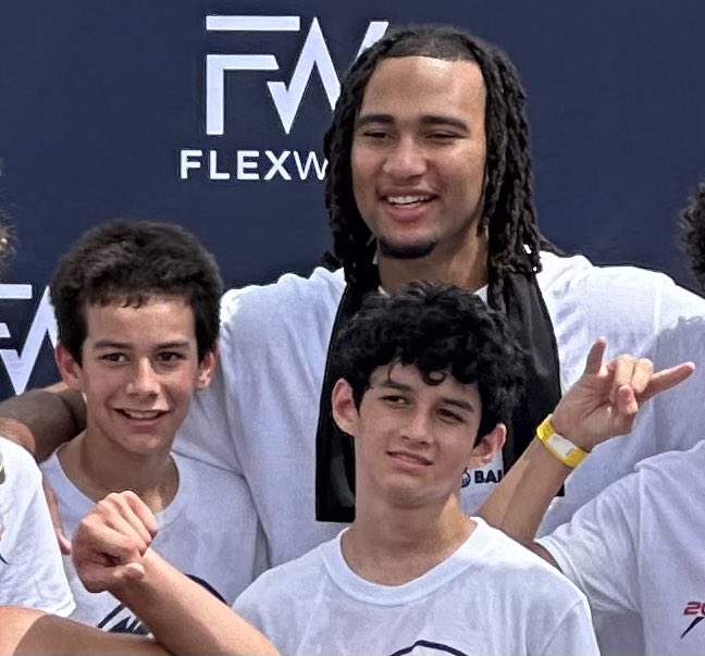 MicahAntoun's tweet photo. Grateful to train today with @CJ7STROUD @ajterrell_8 @DerwinJames &amp; more @NFL players here in Austin at @DVISD_DVHS , thank you to @FlexWorkSports making it happen!! #QB #cjstroud #texans #laketravisfootball #ltmsknights #workhard #playhard https://t.co/8SZAoAUD6N